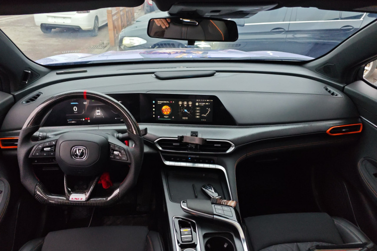 长安UNI-T 2022款 1.5T 运动版 尊贵型中控内饰12