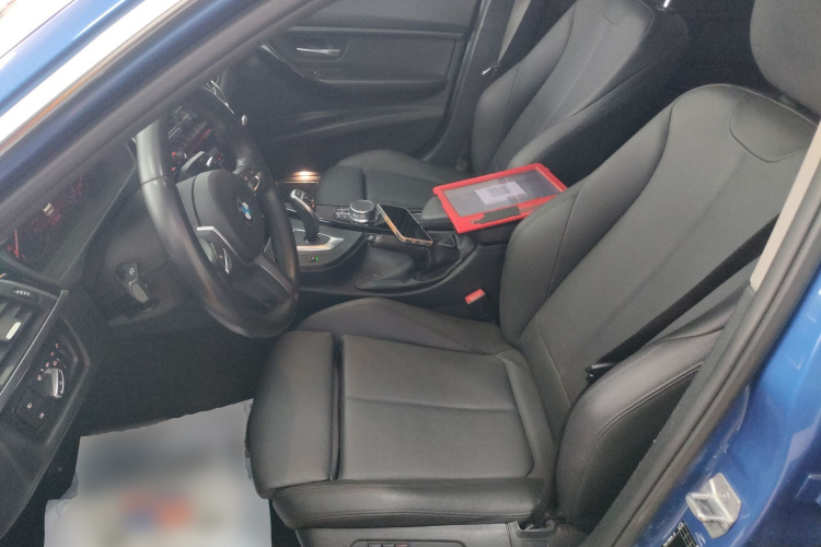 宝马3系 2019款 320Li M豪华套装中控内饰19