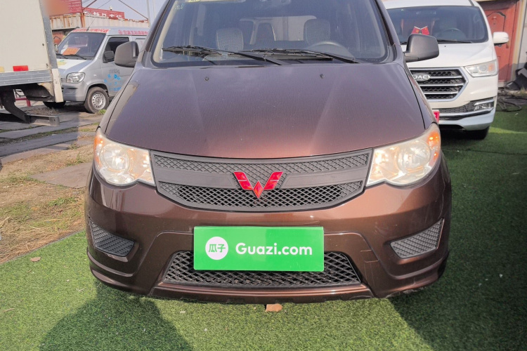 五菱汽车 五菱宏光 2015款 1.5L S 基本型国IV车身外观2