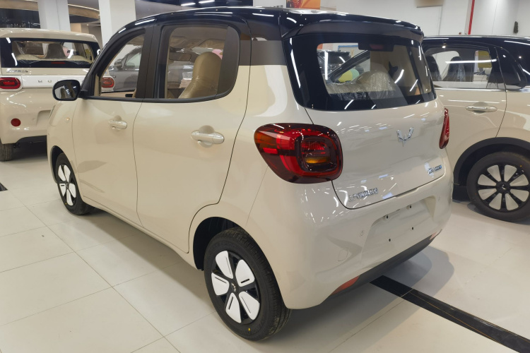 五菱汽车 宏光MINIEV 2025款 四门版 臻享+款车身外观6002