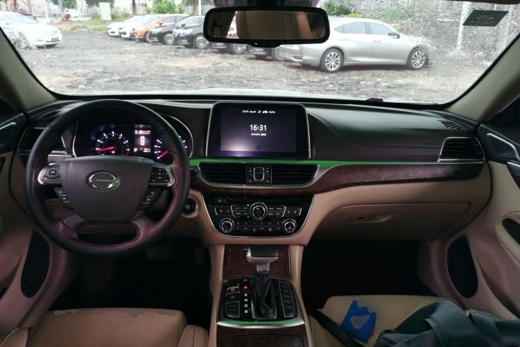 广汽传祺 传祺GA8 2016款 320T 豪华版中控内饰12