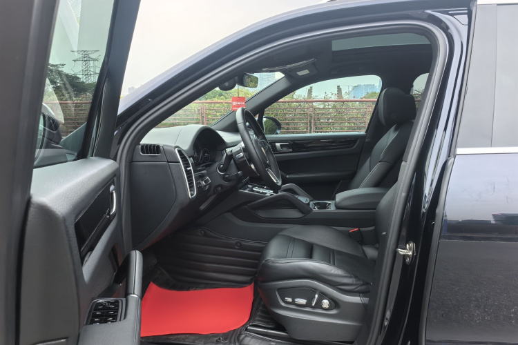 保时捷 Cayenne新能源 2019款 Cayenne E-Hybrid 2.0T中控内饰7002