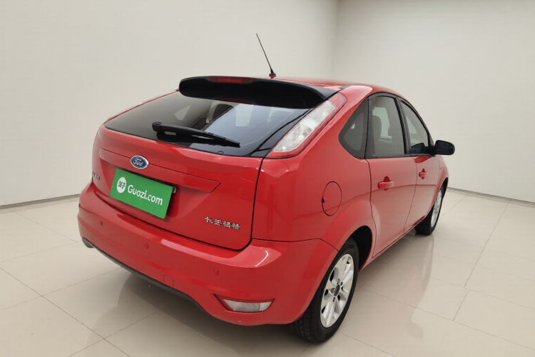 福特 福克斯 2013款 两厢经典 1.8L 自动基本型车身外观7