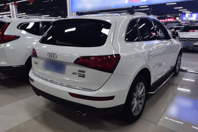 奥迪Q5 2016款 40 TFSI 进取型车身外观7