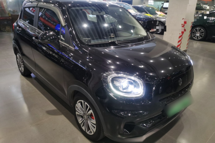 零跑汽车 零跑T03 2021款 400舒享版车身外观3