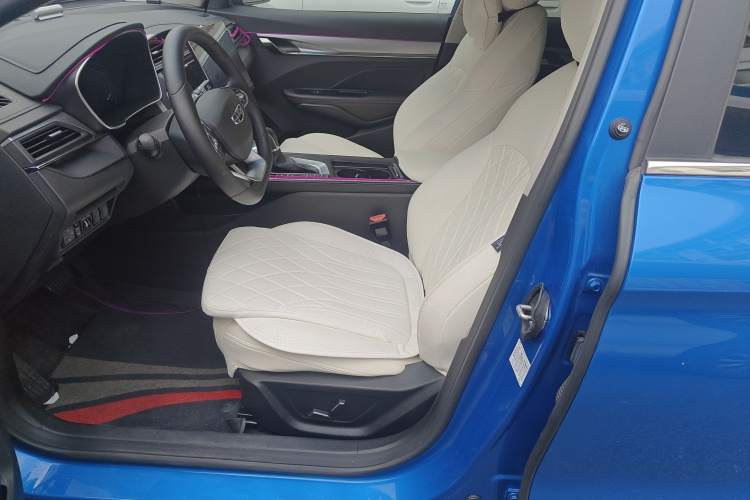 吉利汽车 缤瑞 2019款 200T DCT缤致版中控内饰19