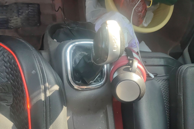 东风御风 御风EM26 2023款 标准版 41.472kWh 河南锂动局部细节18