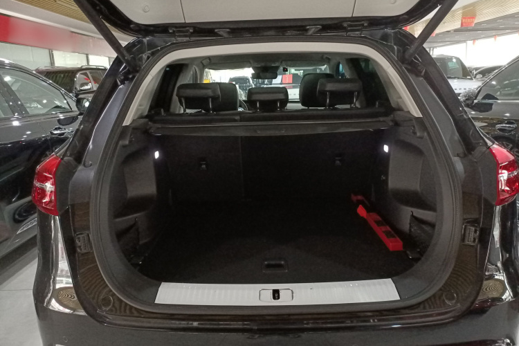 红旗HS5 2022款 改款 2.0T 智联旗享四驱版机舱底盘23