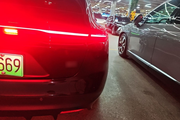 蔚来ET5T 2024款 75kWh Touring车身外观9