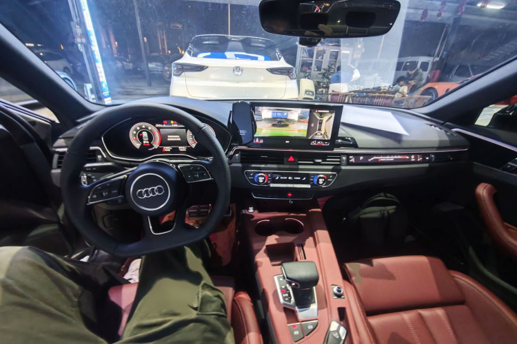 奥迪A4L 2024款 40 TFSI 豪华动感型中控内饰7002