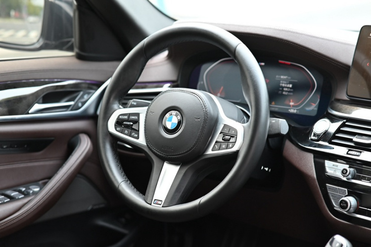 宝马5系 2021款 改款 525Li M运动套装中控内饰7007