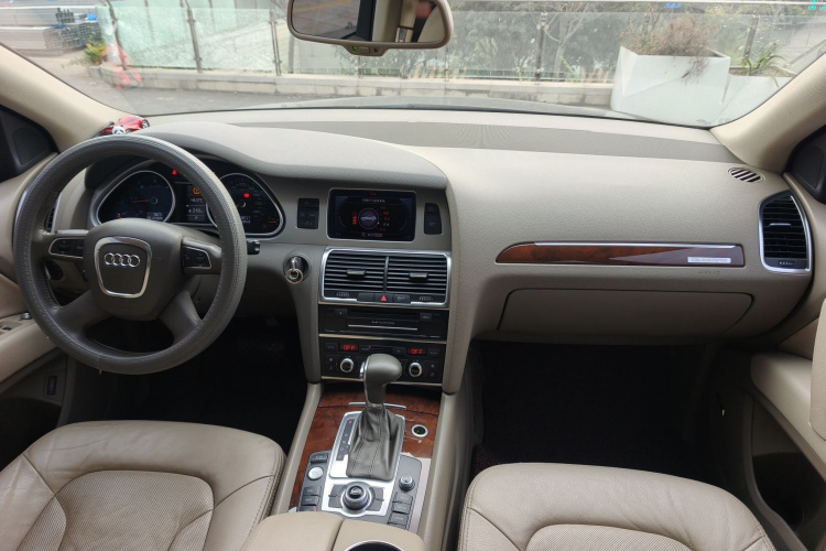 奥迪Q7 2012款 3.0 TDI 领先型中控内饰7004