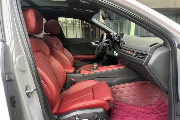 奥迪A4L 2024款 40 TFSI 豪华动感型车身外观6012