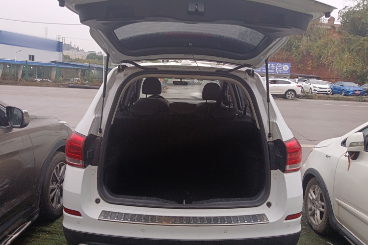 哈弗H6 2019款 运动版 1.5T 自动两驱精英型 国VI机舱底盘23