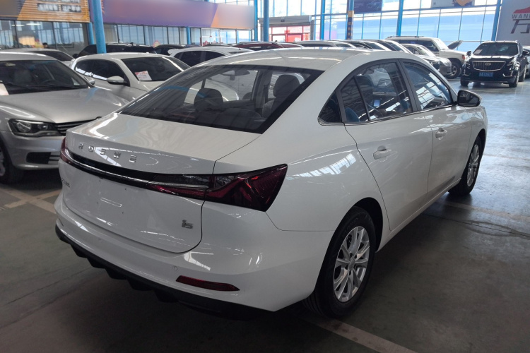 荣威i5 2026款 1.5L CVT豪华版车身外观7