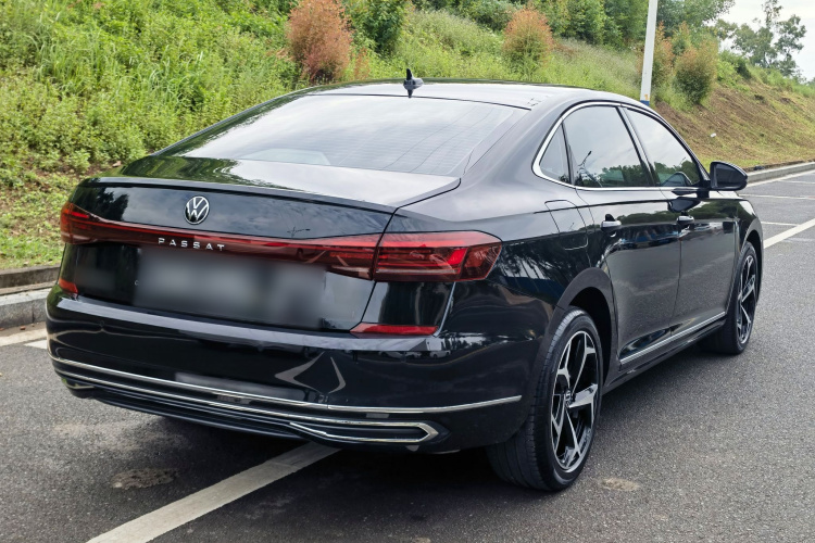 大众 帕萨特 2025款 出众款 380TSI 星空龙腾版车身外观6005