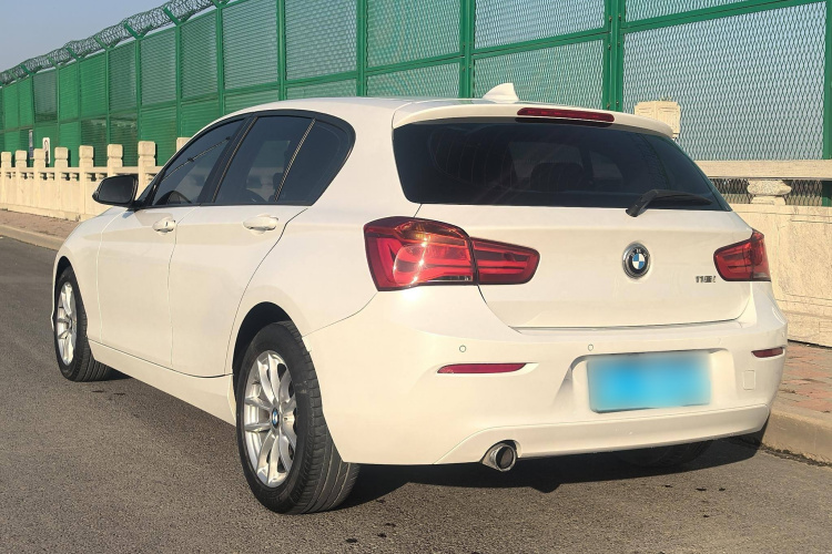 宝马1系(进口) 2018款 118i 领先型车身外观6003