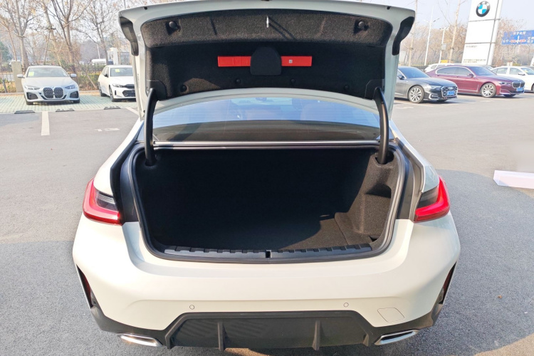 宝马3系 2024款 325i M运动套装局部细节23