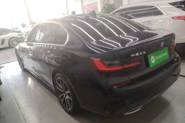 宝马3系 2022款 325Li M运动套装车身外观4