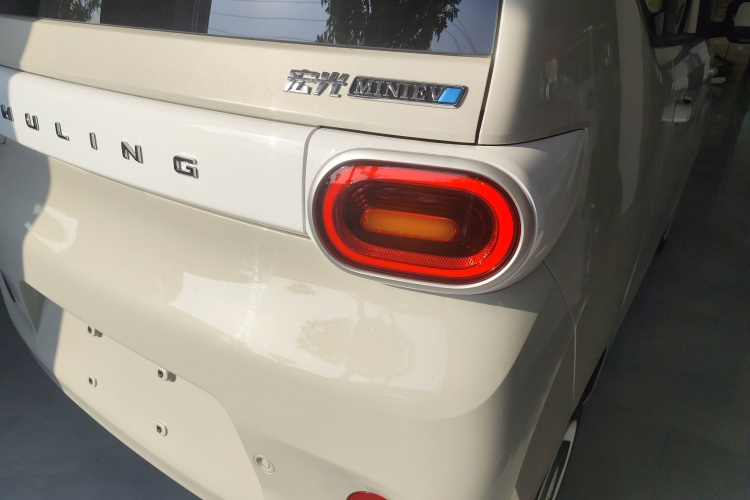 五菱汽车 宏光MINIEV 2024款 第三代 215km 青春版车身外观9