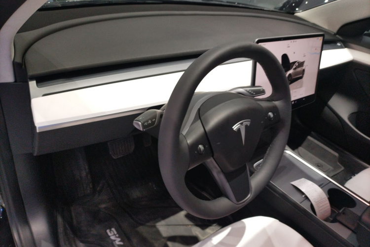 特斯拉 Model 3 2022款 后轮驱动版中控内饰7002