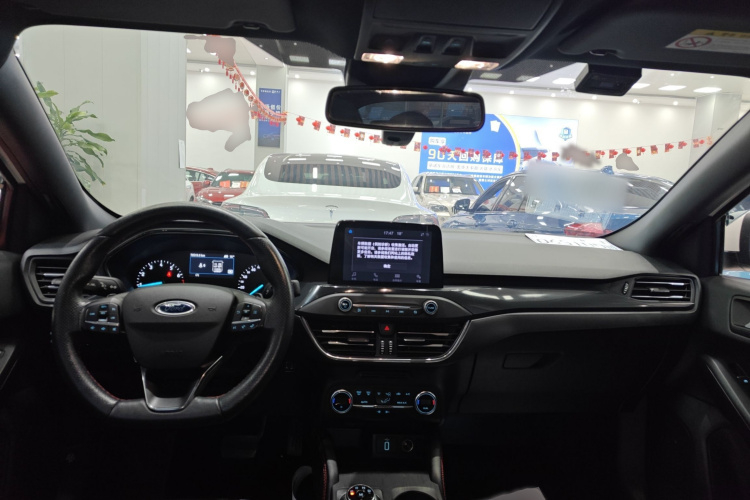 福特 福克斯 2020款 三厢 EcoBoost 180 自动ST Line中控内饰7002