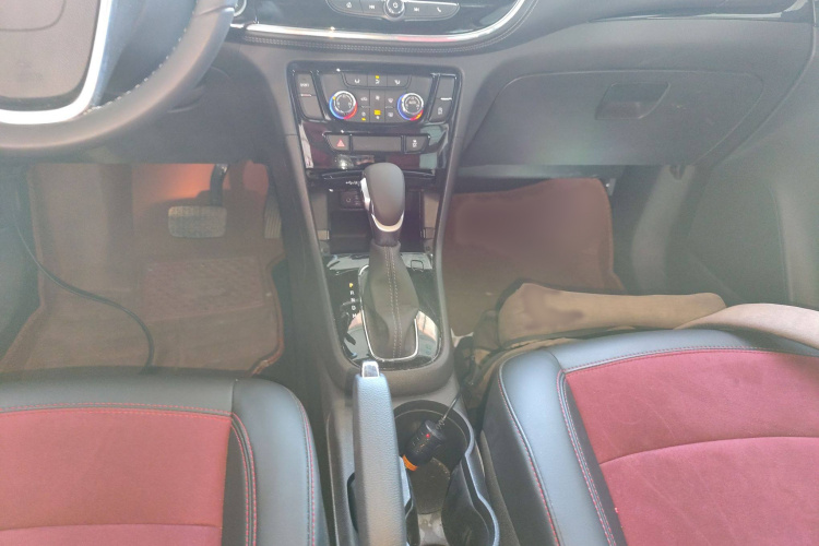 别克 昂科拉 2018款 18T 自动两驱都市精英型局部细节18