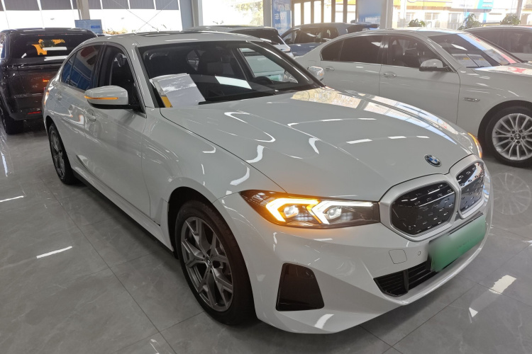 宝马i3 2022款 eDrive 35 L车身外观3