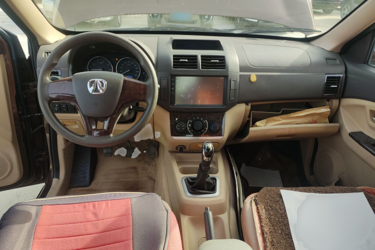 北汽威旺M30 2015款 1.5L基本型DAM15中控内饰12