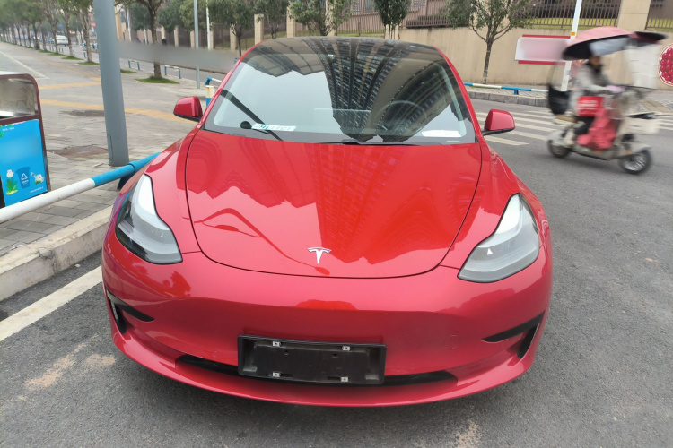 特斯拉 Model 3 2021款 标准续航后驱升级版车身外观2