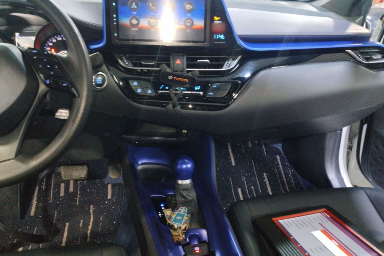 丰田C-HR 2020款 2.0L 领先版局部细节16