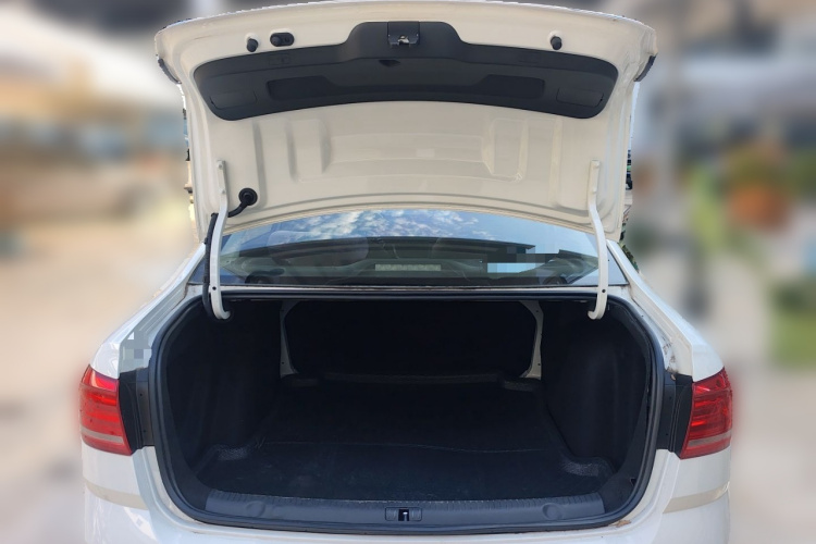 大众 朗逸 2017款 230TSI DSG舒适版中控内饰23