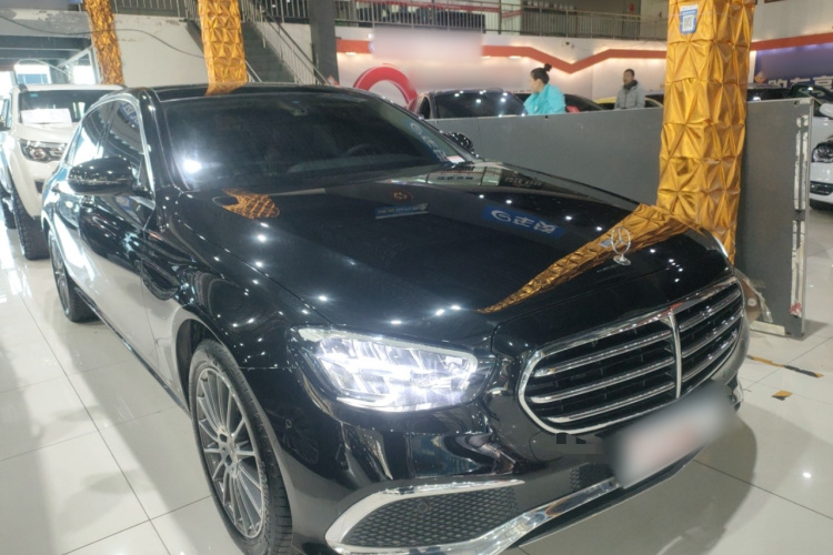 奔驰E级 2021款 E 260 L车身外观3