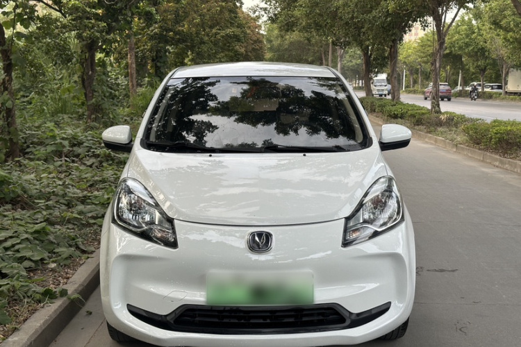 长安欧尚 奔奔E-Star 2021款 国民版 心悦版 磷酸铁锂（31.95kWh）车身外观6004