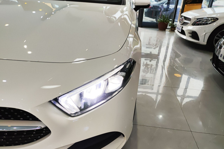 奔驰A级 2022款 改款三 A 200 L 运动轿车时尚型局部细节36