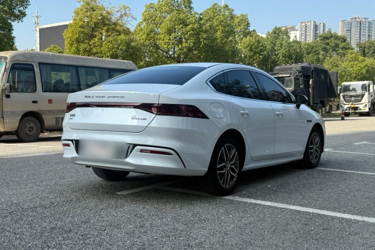 比亚迪 秦PLUS 2021款 DM-i 55KM 旗舰型车身外观6006