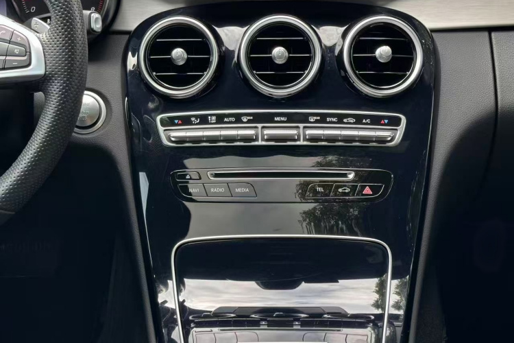 奔驰C级 2016款 C 200 运动版中控内饰7005