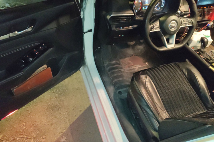 日产 天籁 2021款 2.0L XL 舒适版中控内饰20