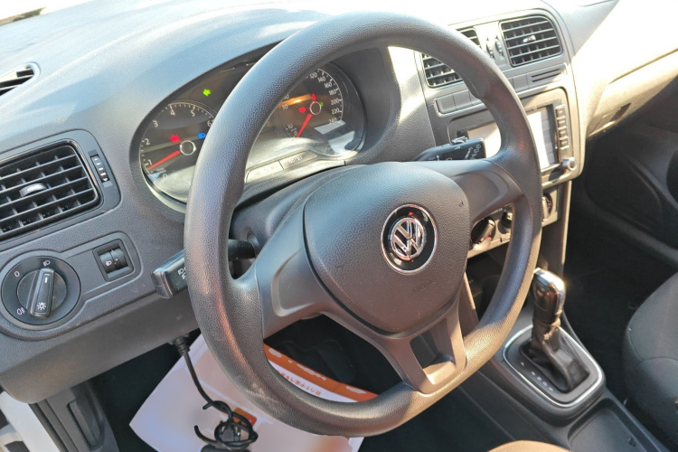 大众 Polo 2016款 1.4L 自动风尚型中控内饰13