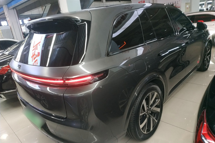 理想汽车 理想L8 2023款 Pro车身外观7