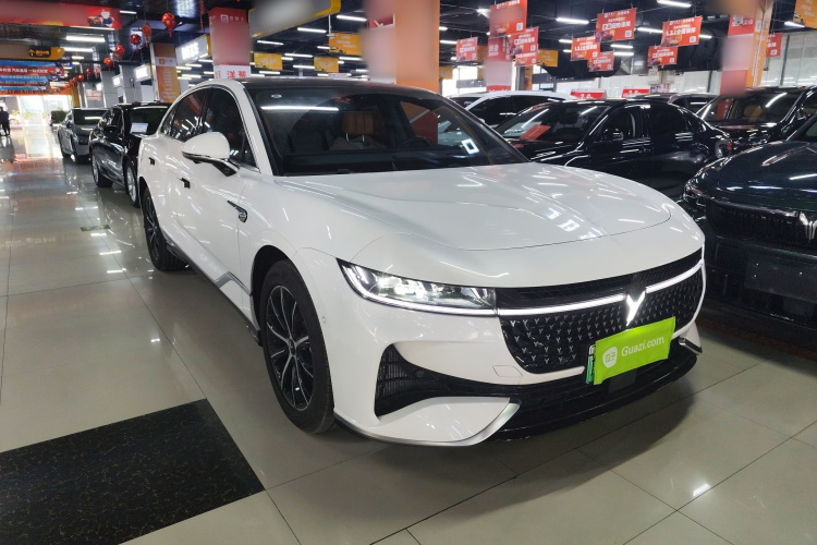 岚图汽车 岚图追光 2024款 PHEV 四驱超长续航行政版车身外观3