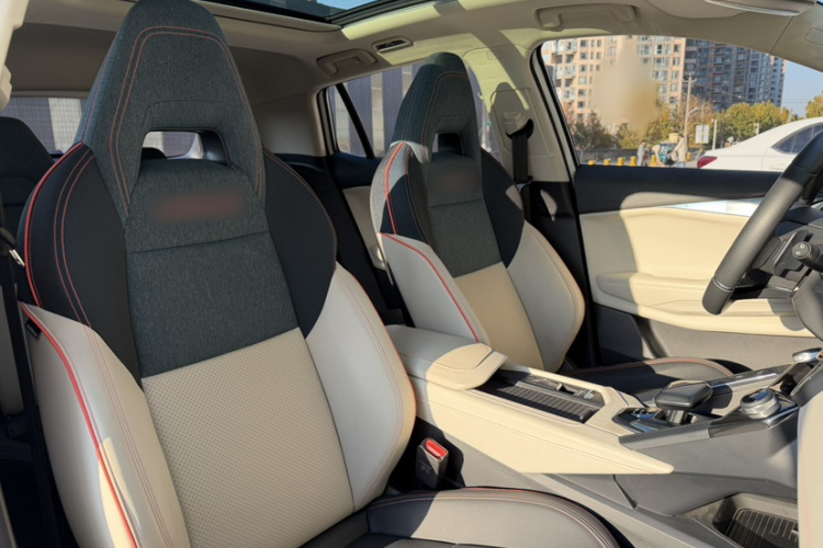 领克06 2020款 1.5T 耀Halo局部细节9006