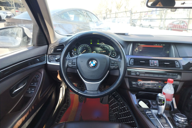 宝马5系 2014款 525Li 豪华设计套装中控内饰13