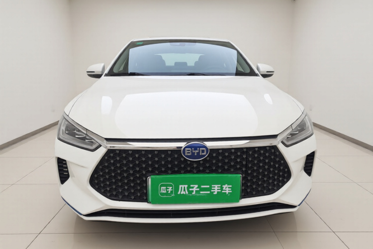 比亚迪e2 2019款 高续航版 耀·豪华型车身外观2