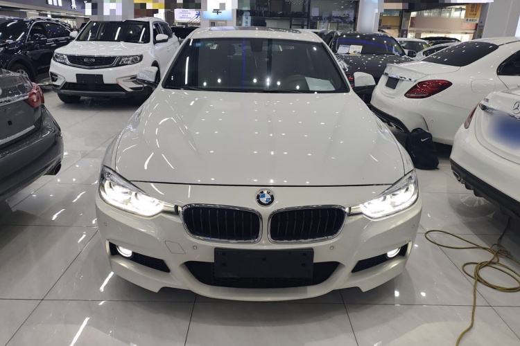 宝马3系 2017款 320i M运动型车身外观2