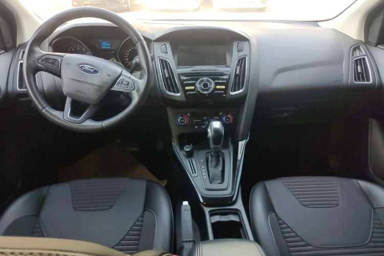 福特 福克斯 2017款 三厢 1.6L 自动风尚型智行版中控内饰12