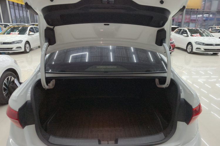 大众 速腾 2021款 200TSI DSG舒适智联版机舱底盘23