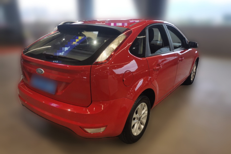 福特 福克斯 2013款 两厢经典 1.8L 自动基本型车身外观7