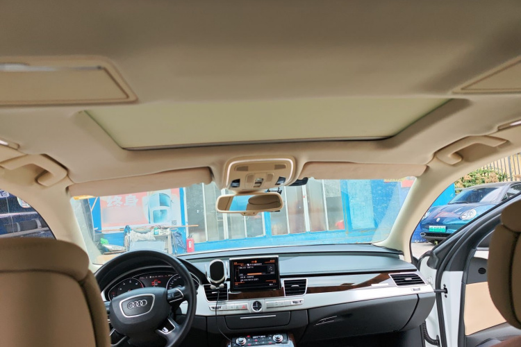 奥迪A8 2013款 A8L 45 TFSI quattro舒适型局部细节22