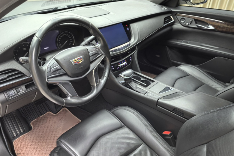 凯迪拉克CT6 2017款 28T 精英型中控内饰7009